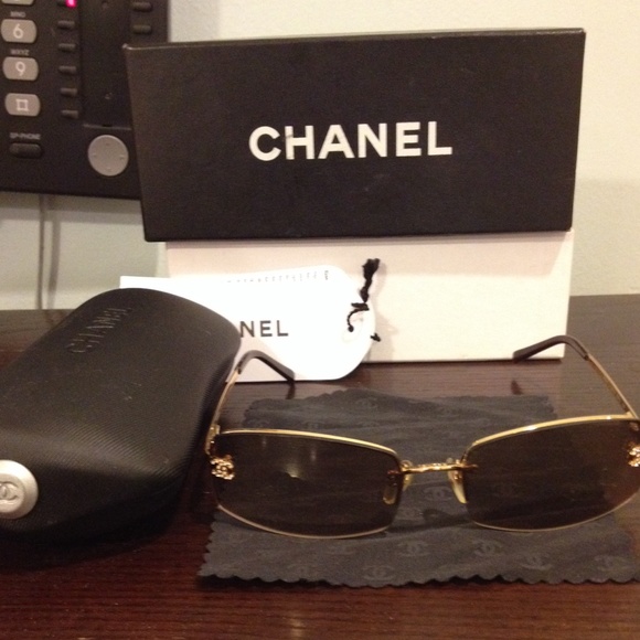 Chanel Chrystal sunglasses - Picture 2 of 4